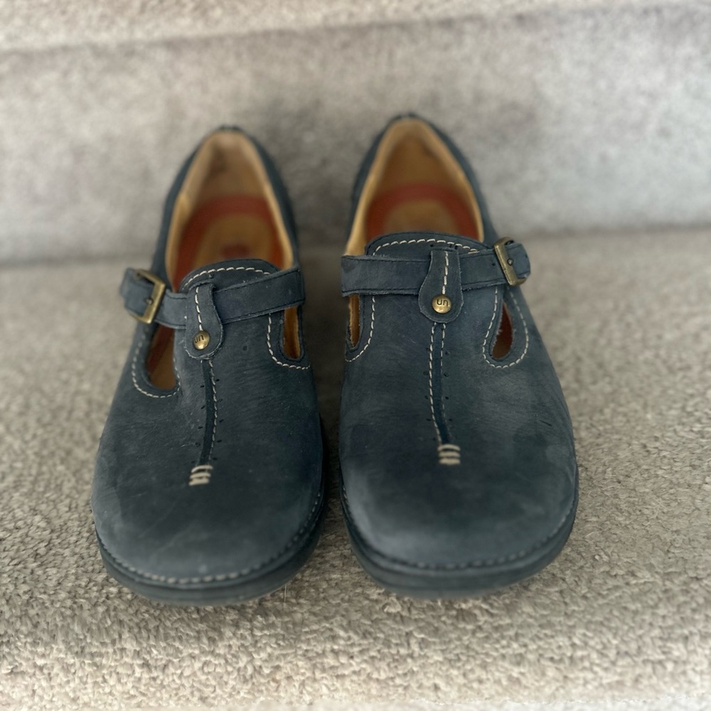 Clarks Unstructured Navy Blue Women's Mary Janes, leather, very comfortable